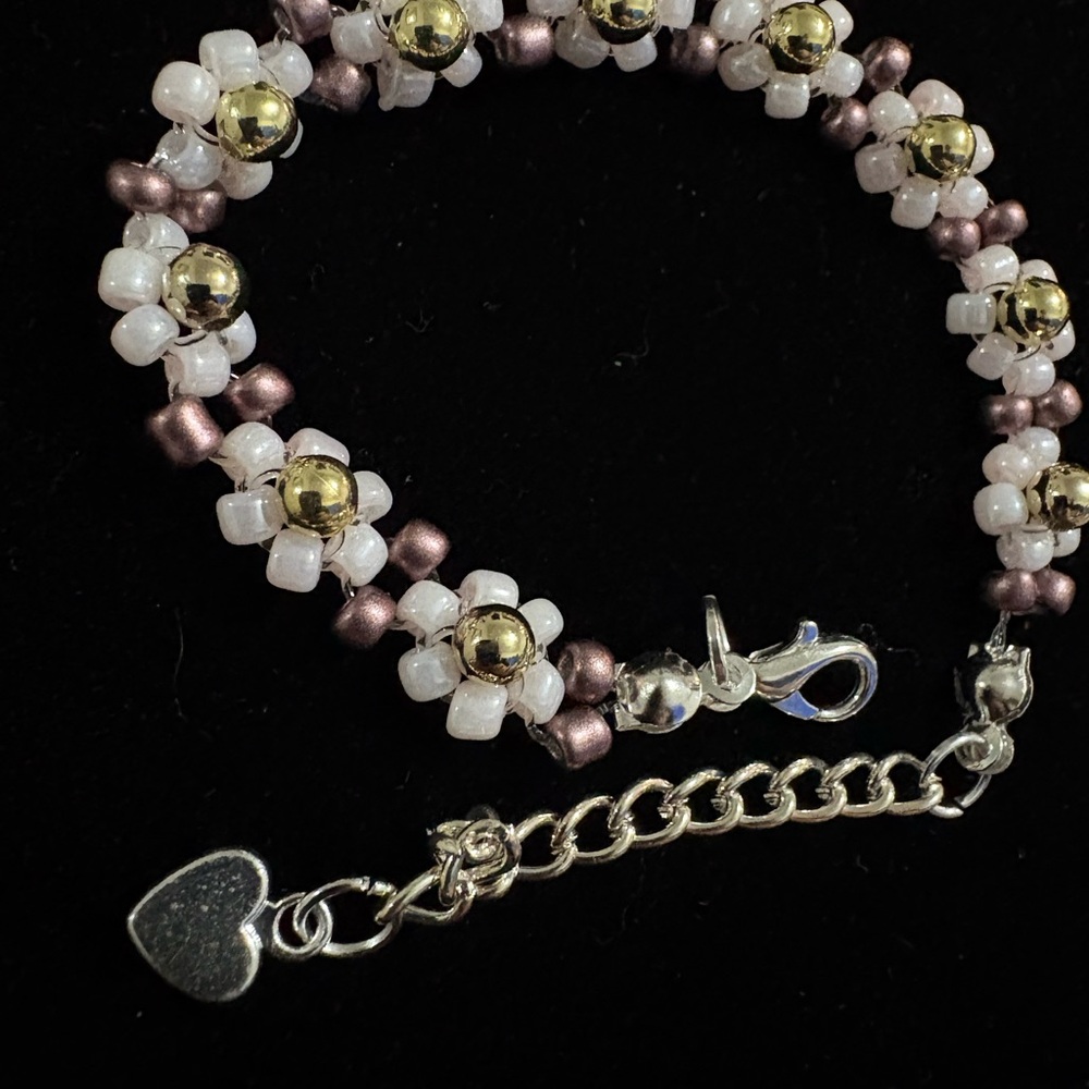 Elegant Beaded Bracelet with Gold Accents
